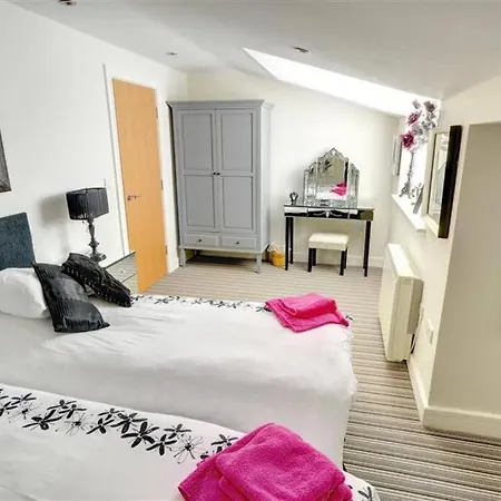 Gabriel's - Beautiful Nestled In The Old Town Apartament Scarborough