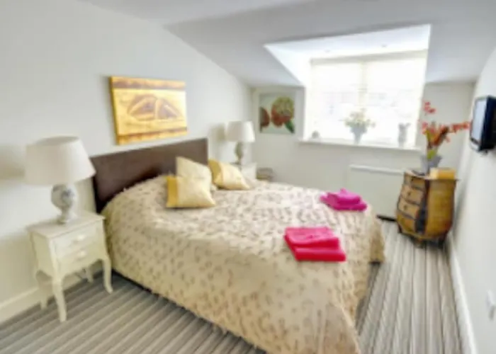 Gabriel's - Beautiful Nestled In The Old Town Scarborough